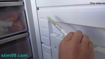 Şırınga Ve Parmaklarla Aşırı Jinekolojik Prosedür