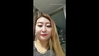 Mature Chinese Mom Indulges In Self-Pleasure