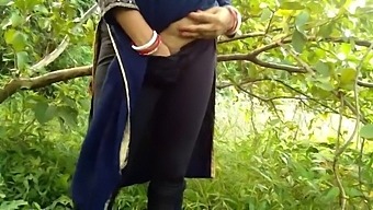 Adolescente Con Grandes Tetas Naturales Es Follada En Público