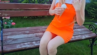 Publiczna Masturbacja Z Wibratorem Na Wysportowanej Dupie Gorącej Laski