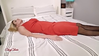 Cumshot Fantasy With A Seductive Milf On Webcam