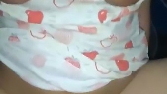 Filipińska Milfka Rozkoszuje Się Wibratorem
