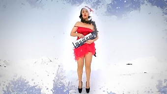 Kom Ind I Ferieånden Med Denne Sexede Julemands Hjælper! God Jul 2023!