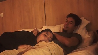 ¡este Hermanastro Aprovecha La Oportunidad Para Un Momento Íntimo Con Alisongonzalez26, Lo Que Lleva A Un Sexo Hardcore! ¡no Te Lo Pierdas!